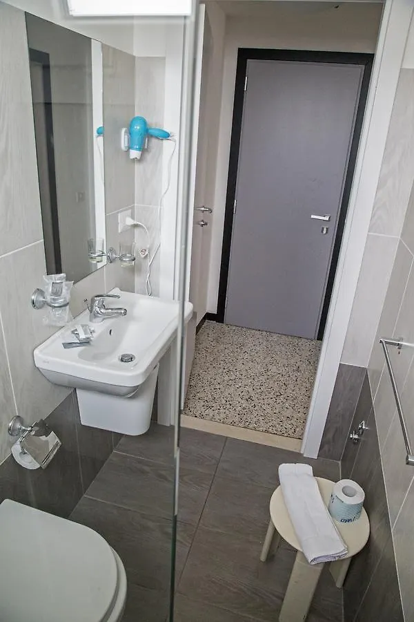 **  Hotel Hollywood Riccione Italien